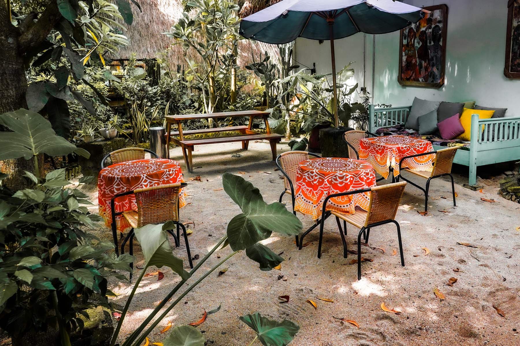 Open-air seating in the garden